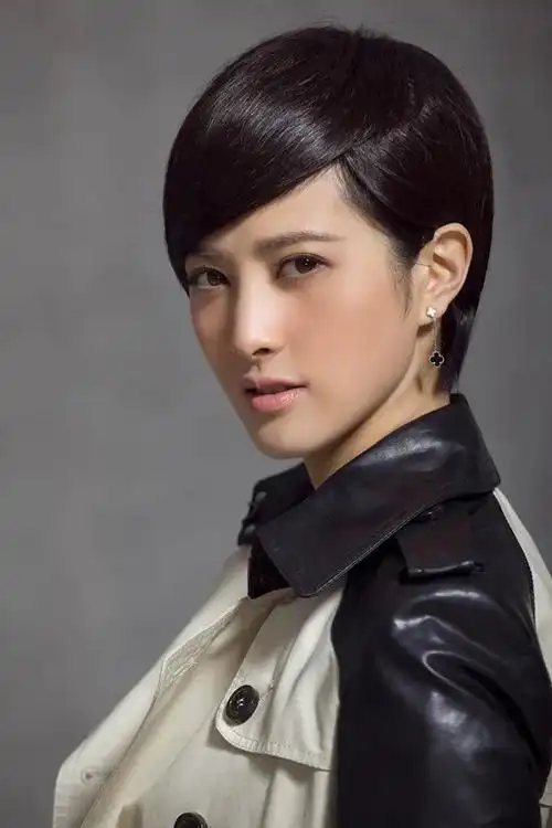 洒脱女神隋俊波:柔美靓丽,妩媚迷人