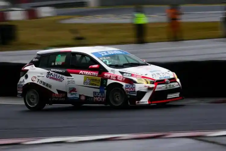 展现自己快乐赛车对话2021赛季ctcc大湾区杯年度车手总冠军傅斌