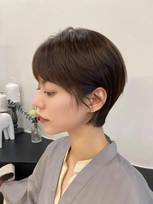 简单 高级精致发型呼市短发设计呼市剪发#呼和浩特染发  #呼市染发