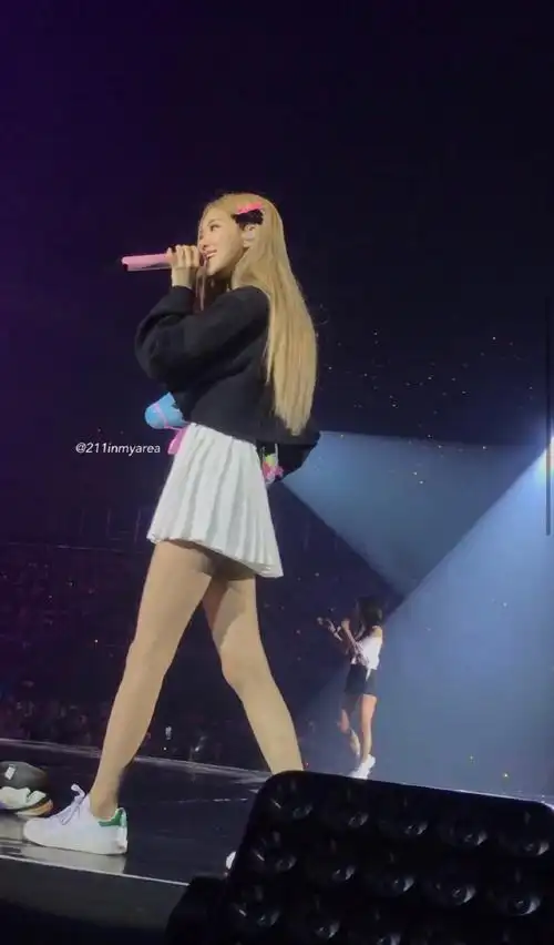 朴彩英生图状态下的腿