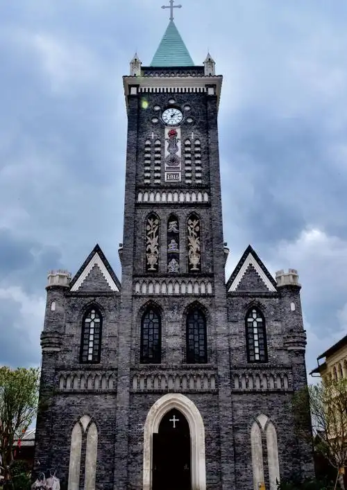 p>重庆两江国际影视城,又称两江影视城,位于重庆市 a target="_blank