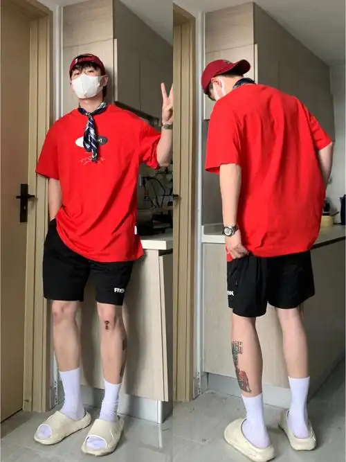 的白袜白鞋做辅助一个美式的感觉就有了#男生穿搭  #美式红色短袖/ 22