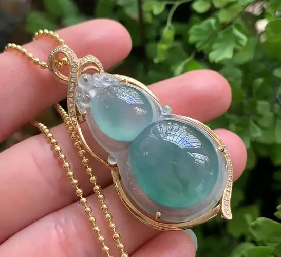 杨玉家真金书包证书吊坠葫芦镶嵌真钻18k缅甸颈饰