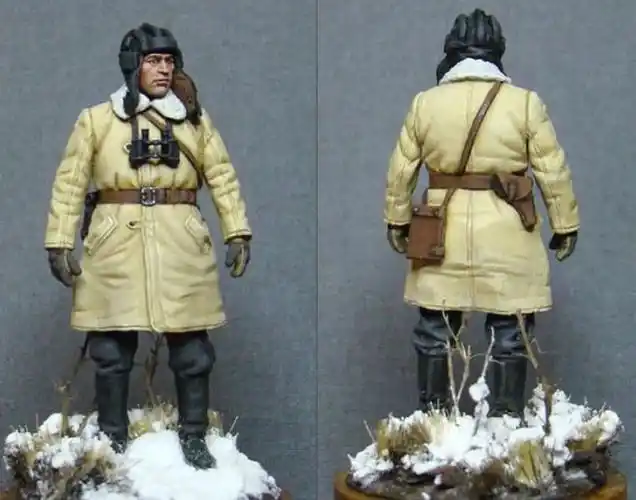 当德国人穿着单薄的军装在战壕里瑟瑟发抖之时,苏联这边在蒙古的帮助