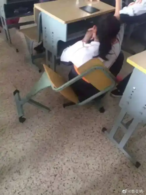 哈哈哈实在太骚了!