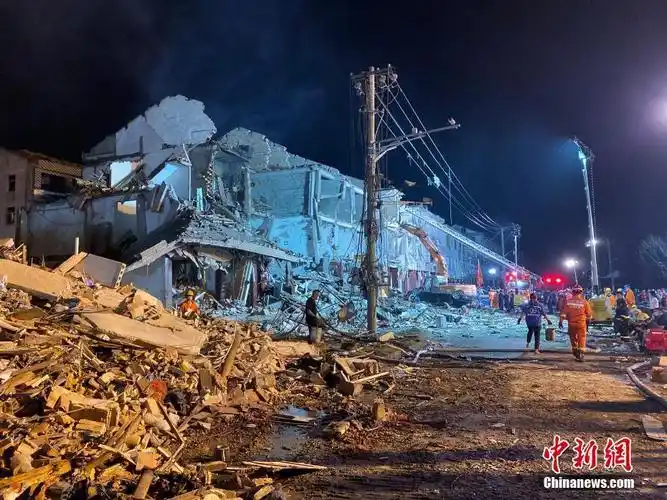 直击g15沈海高速公路(温岭大溪段)槽罐车爆炸现场