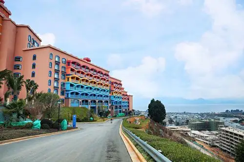 云南玉溪澄江海豚湾酒店来抚仙湖度假这家真是不错选择比希尔顿要好