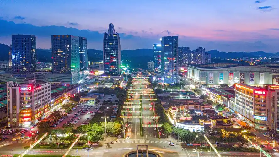 深圳华南城园区夜景