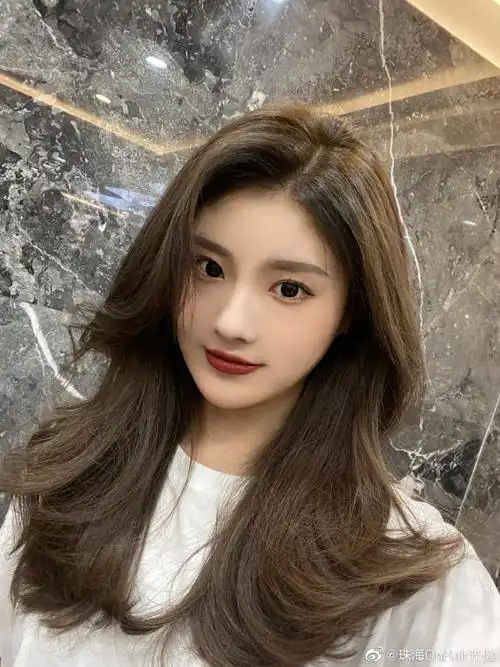 冷棕色奶茶色#发型设计[超话]# 显白发色#林.