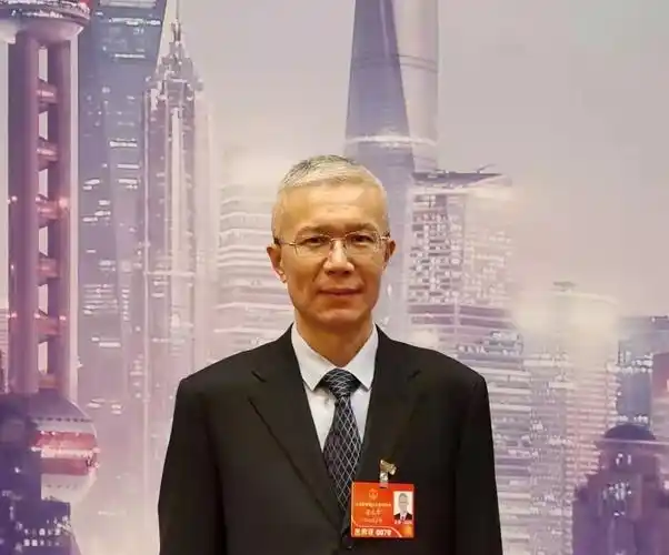 全国人大代表张凡华以绿色金融助力经济社会绿色低碳转型