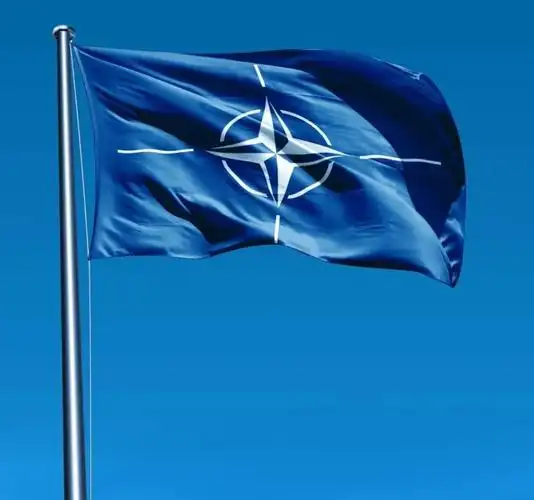 北大西洋公约组织简称"北约",它是为了对抗苏联在军事上和意识形态上