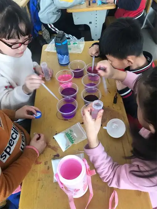 清华小学二年五班哈利魔法科学实验课之瓶中的彩虹