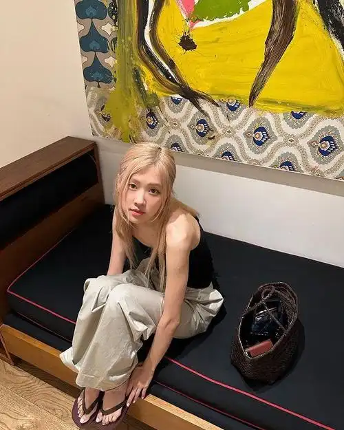 ros07[超话]#78#朴彩英#【朴彩英消息】230820@roses_are_rosie