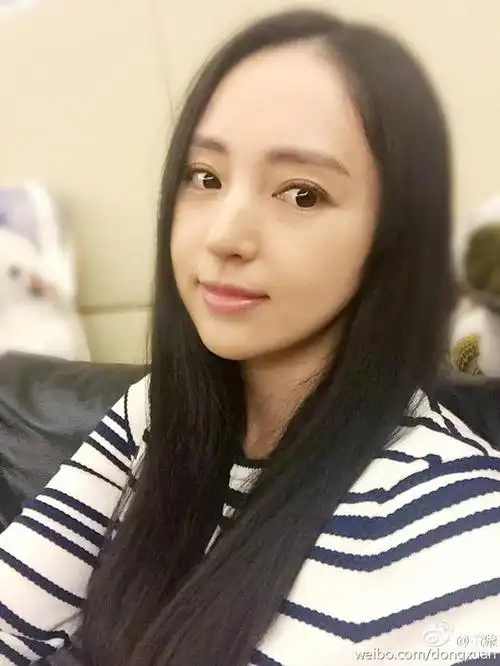 人妻董璇晒素颜自拍脸部圆润疑似怀孕