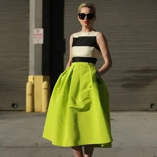 超强名媛气场款 欧美街拍,秀场,时装周, 这样一条造型感很强的伞裙都