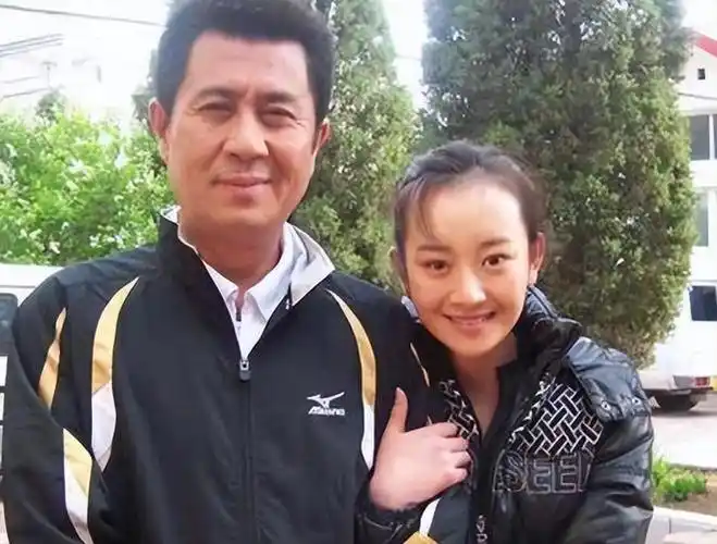 刘晓春和尤勇离婚34年后一个嫁郭凯敏苦尽甘来一个60岁没孩子