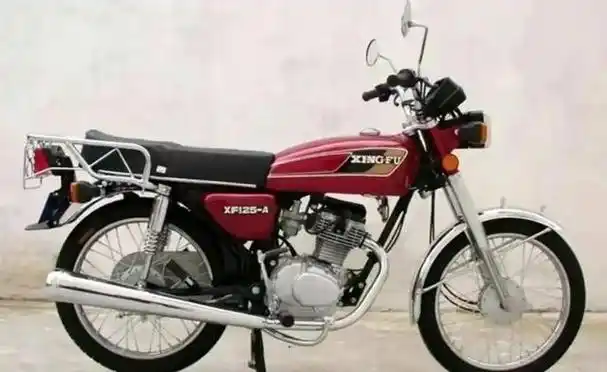 幸福xf125摩托八十年代后期,铃木推出一款四冲程摩托gs125俗称铃木王