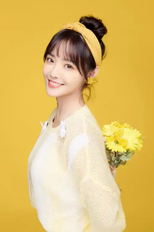 p>朱容君 sup class="normal">  /sup>,别名兔子牙,歌手,演员.