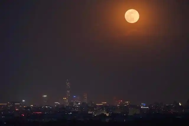 4天才有一次!23:22,记得抬头看月亮