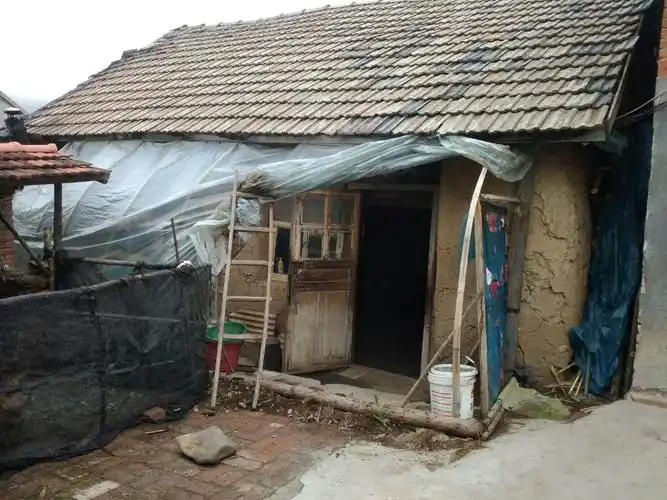 这是孙凤霞原居住50多年的泥瓦房