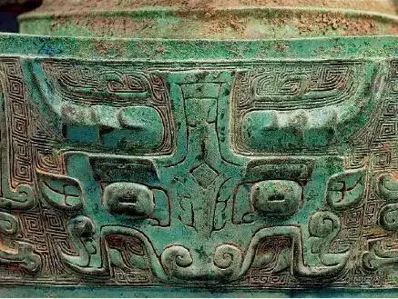 青铜动物造型千姿百态仿佛把人们带到了3000年前的动物世界