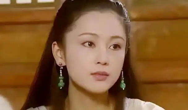 在一群美女中演第一美人还能出彩只服这11位女星个个惊艳