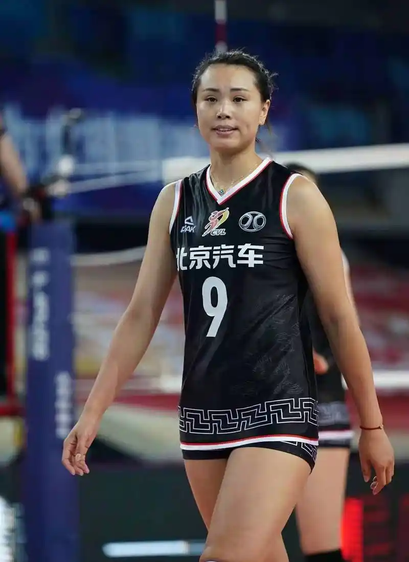 每个人都以为曾春蕾可能不会参加今年的女排联赛,但最终曾春蕾来到了