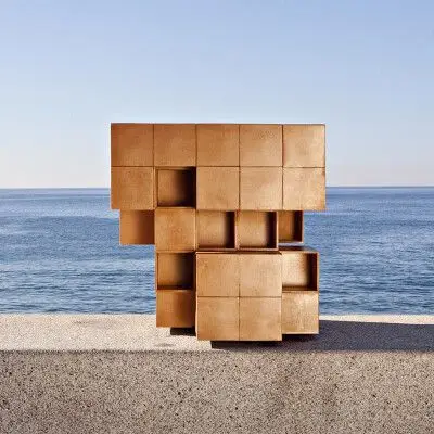 也正是因此,设计师将它命名为「puzzle table」,并表示:"它就是一款