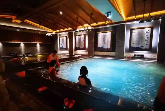 何日君温泉酒店(净居寺店)-"还可以 每次都会选择何日君 去的浴足 .