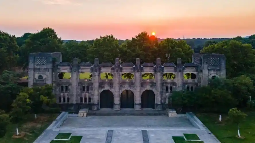 建筑大师杨廷宝打造民国半座南京城