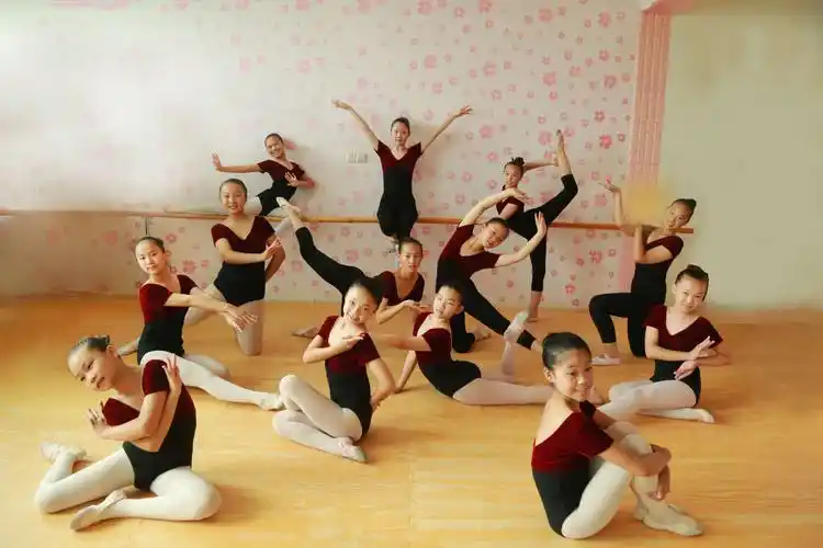 七色光少儿舞蹈2019年春季招生报名现已开始啦!