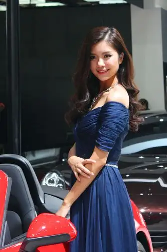 [组图]天使魔鬼合体 杭州车展保时捷车模