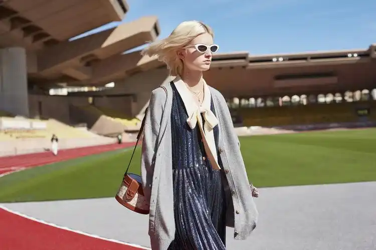 新包| celine 发布2021春夏女装系列:复古与街头的碰撞