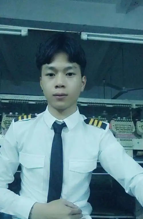 深圳华强北华发北路有没有个叫明通数码的卖手机的?