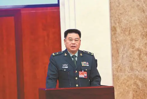 自治区政协常委,广西军区副政委兼纪委书记 敖水平