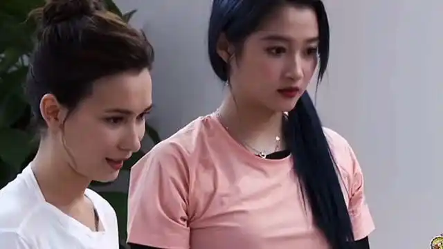 关晓彤第一次倒立