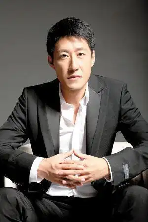 二婚恋上小13岁娇妻,出道22年零绯闻,如今爱情事业双丰收