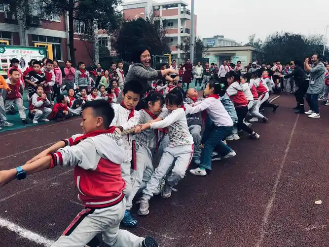 一根绳,一条心——方洞小学第二十七届田径运动会之拔河比赛 - 美篇