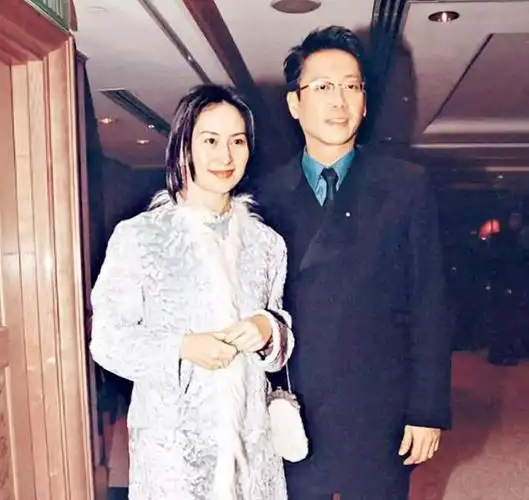 何超琼恋爱多次但最不应该错过的人就是杨其龙