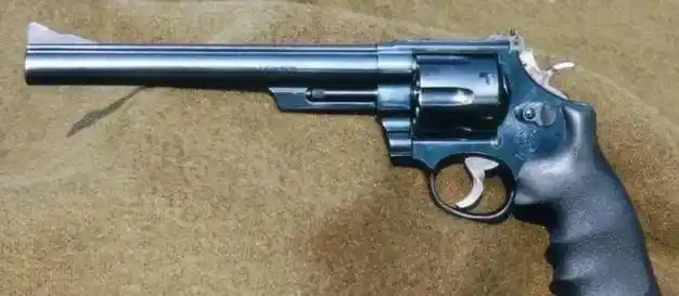 第一款发射44马格南的左轮手枪swmodel29转轮手枪简介