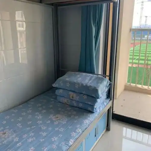 郑州惠济外国语中学开展"标杆宿舍"评比