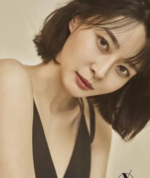 九头身美女权娜拉撩人身材尽显魅力,签约李钟硕后有望牵手朴叙俊_高清