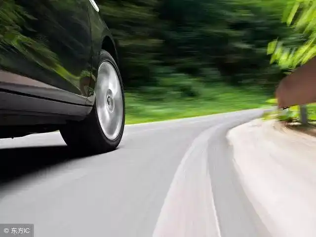 汽车转弯有什么技巧?转弯技巧介绍