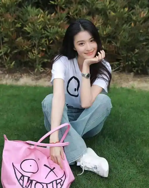 王楚然-户外运动的一天 小花中唯一有大花气质的 67_生活_自然_形象