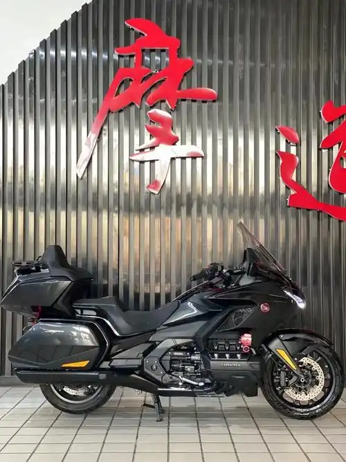 22年本田金翼1800黑武士,个人一手,全车车衣,配置到顶# - 抖音