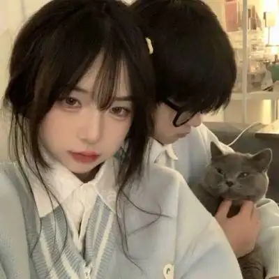 你的幸福需要自己的成全情侣头像2022最火两人真人