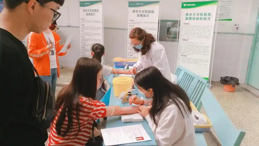 校医院圆满完成成都市中学教师资格人员体检工作