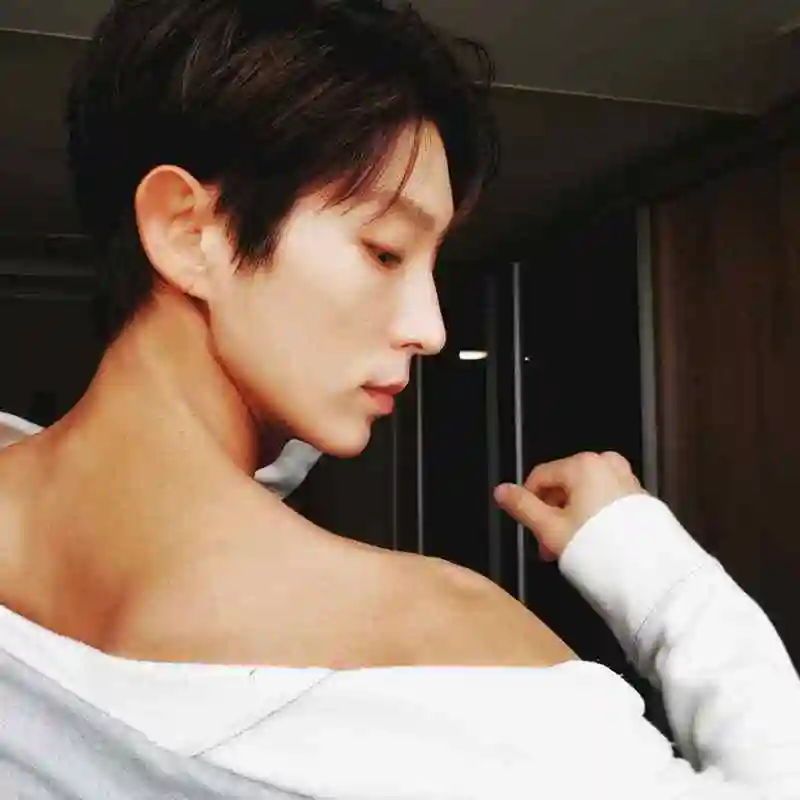 李准基ins更新,看到图四的我被撩到了