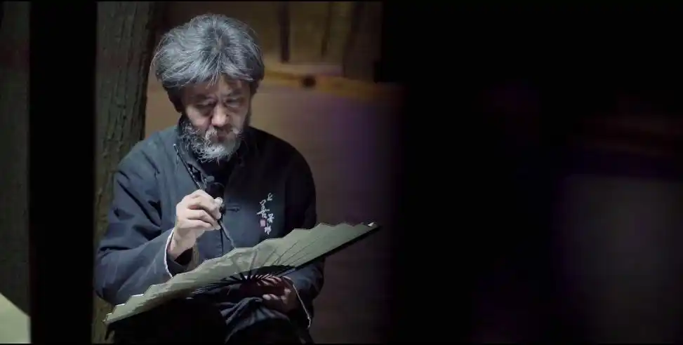 西安扇子哥在撕不去的网红标签下清醒地活着