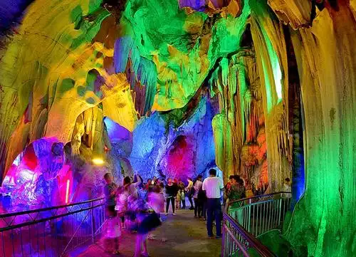 上一页 下一页 作品名称: 七彩奇观八仙洞1  作品描述:   拍摄地点